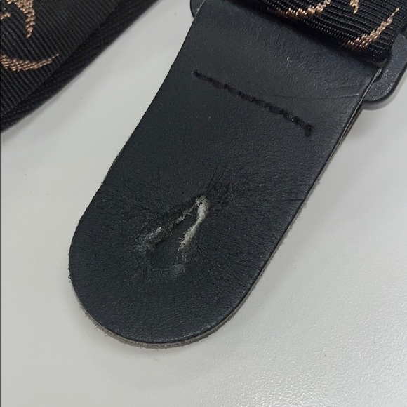 Planet Waves Black and Brown guitar strap / preowned adjustable sizing - Picture 2 of 7